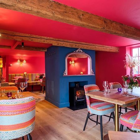 Отель The Carpenters Arms Great Wilbraham Экстерьер фото