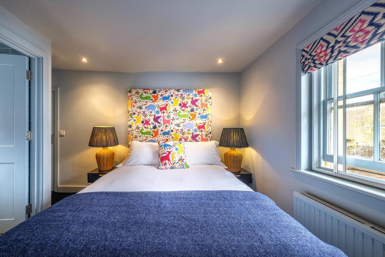 Отель The Carpenters Arms Great Wilbraham Экстерьер фото
