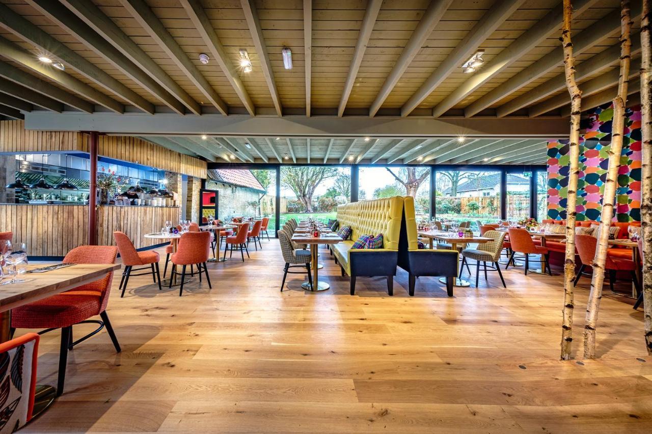 Отель The Carpenters Arms Great Wilbraham Экстерьер фото