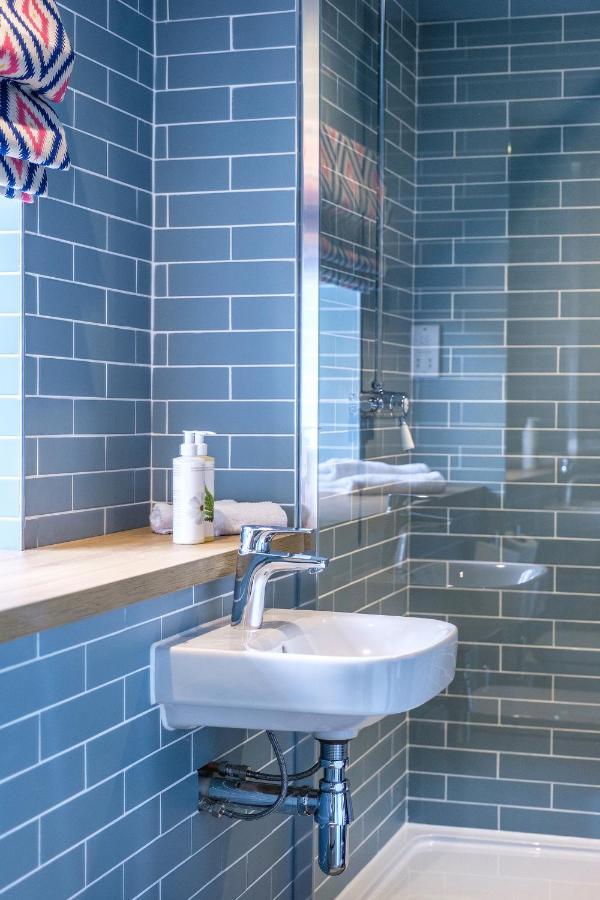 Отель The Carpenters Arms Great Wilbraham Экстерьер фото